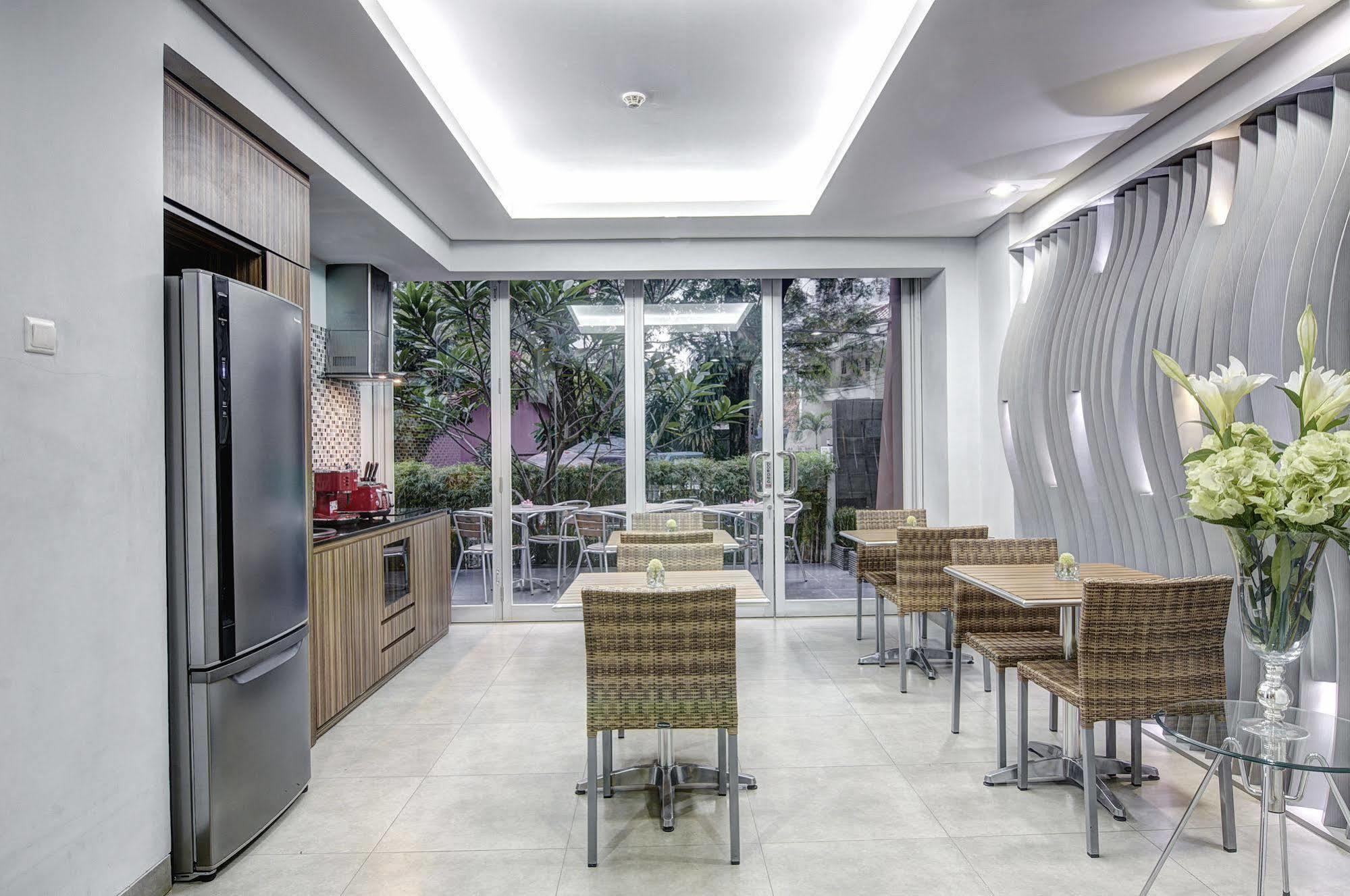 Sampit Residence Managed By Flat06 Jakarta Luaran gambar