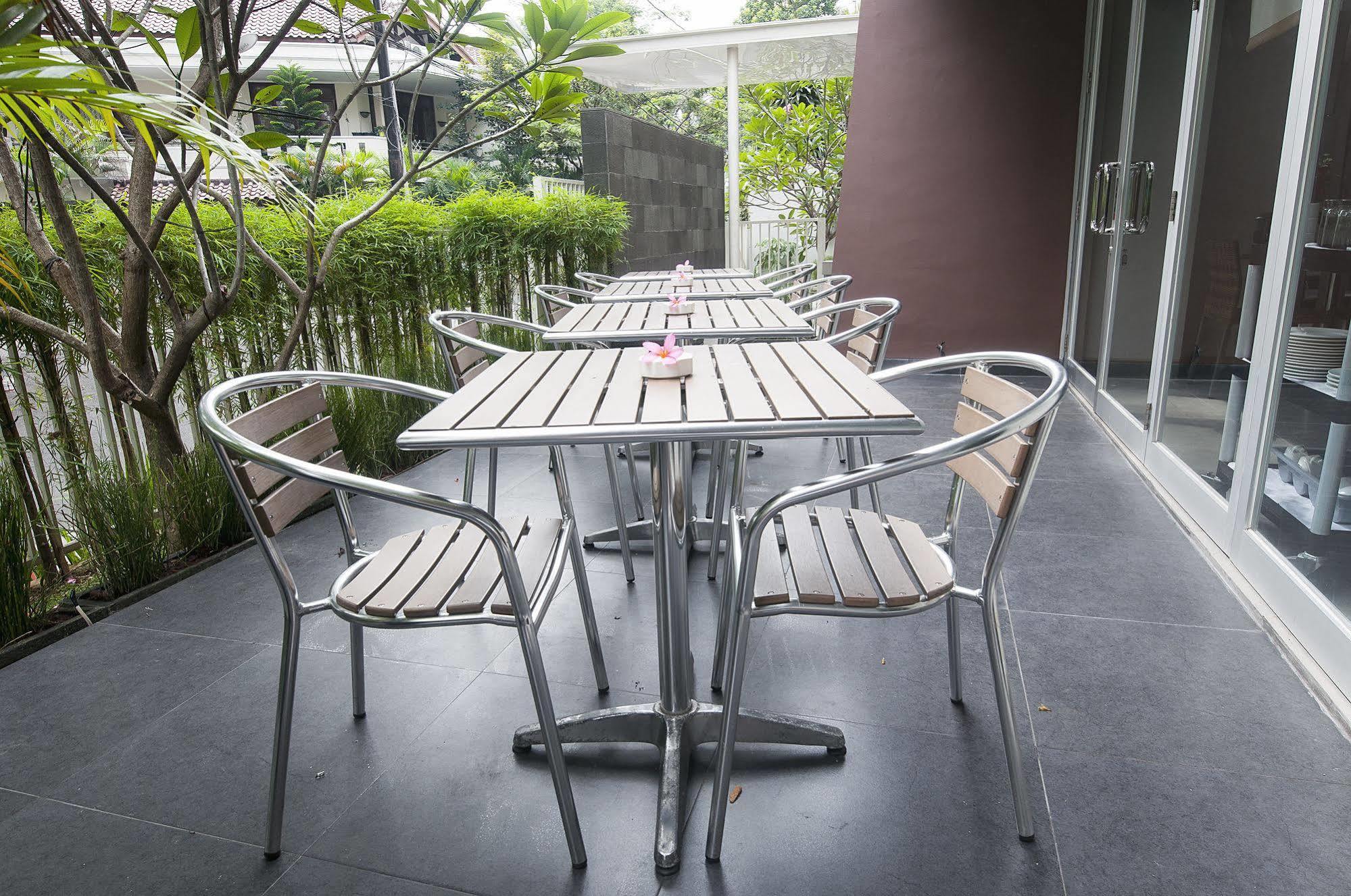 Sampit Residence Managed By Flat06 Jakarta Luaran gambar